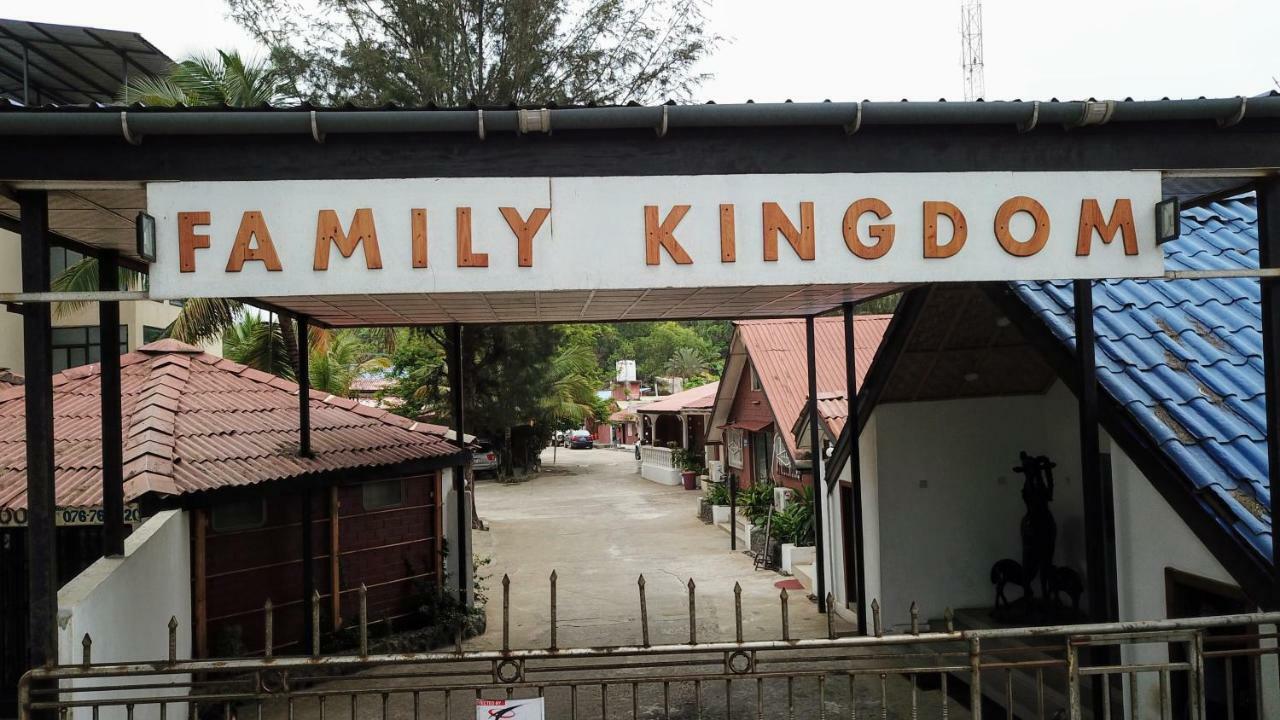 The Family Kingdom Resort Freetown Exterior photo